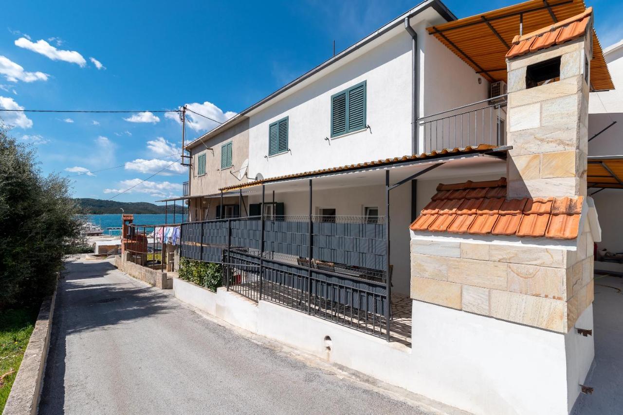 Apartment Radic-Perfect Location For Summer Activities Trogir Exteriér fotografie
