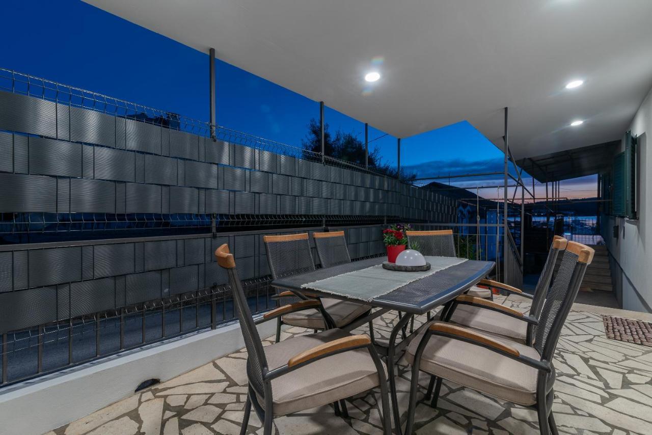 Apartment Radic-Perfect Location For Summer Activities Trogir Exteriér fotografie