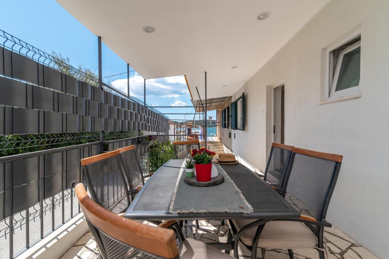 Apartment Radic-Perfect Location For Summer Activities Trogir Exteriér fotografie
