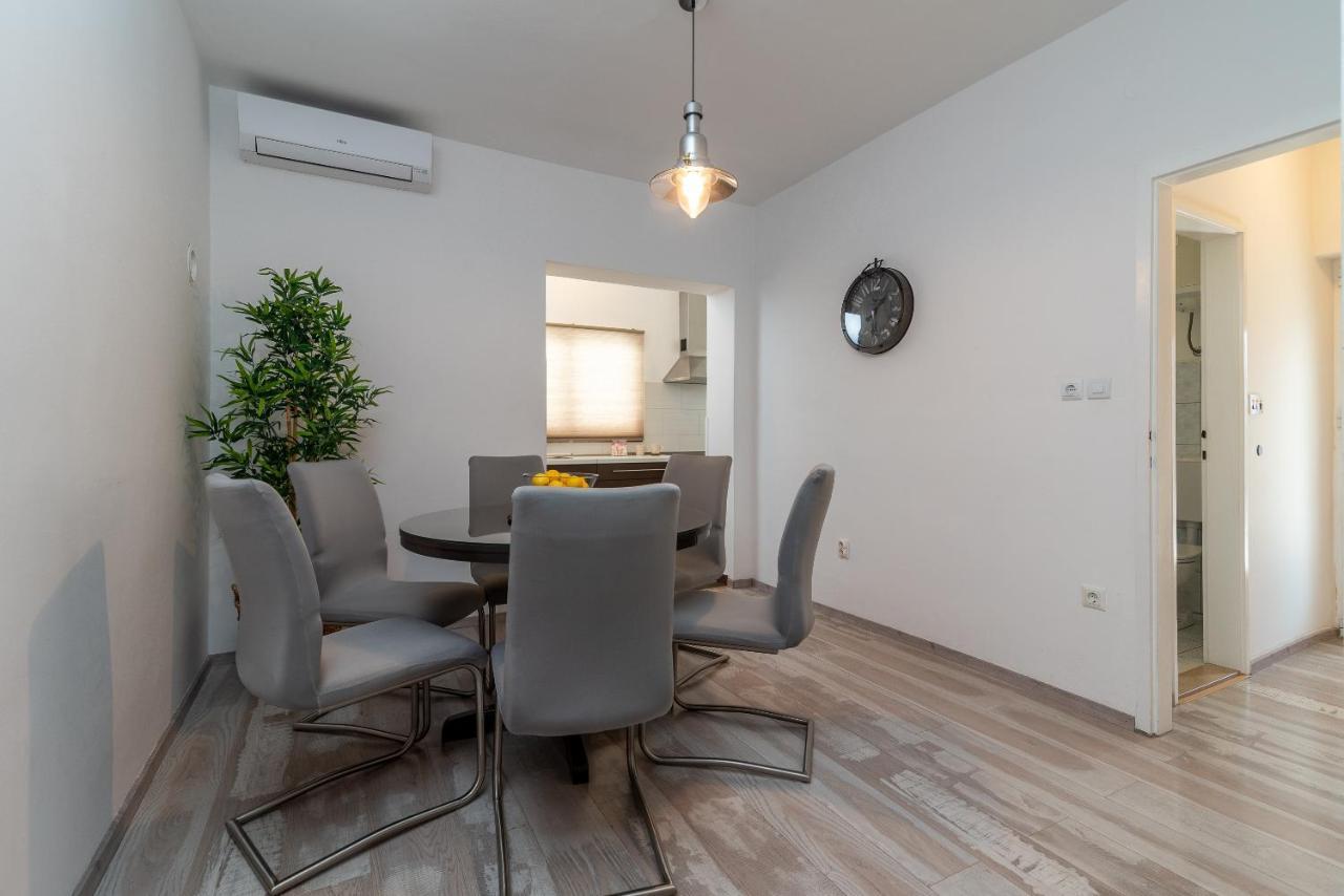 Apartment Radic-Perfect Location For Summer Activities Trogir Exteriér fotografie