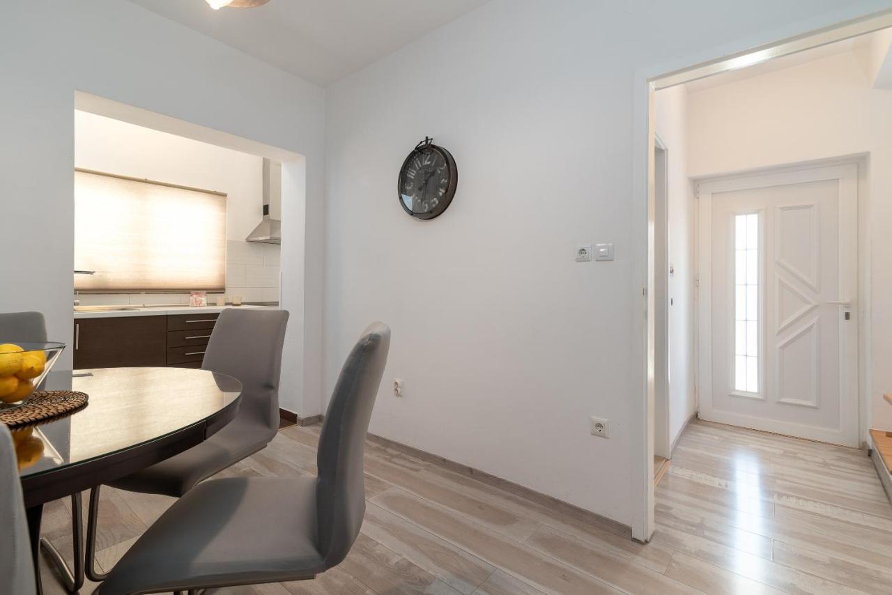 Apartment Radic-Perfect Location For Summer Activities Trogir Exteriér fotografie