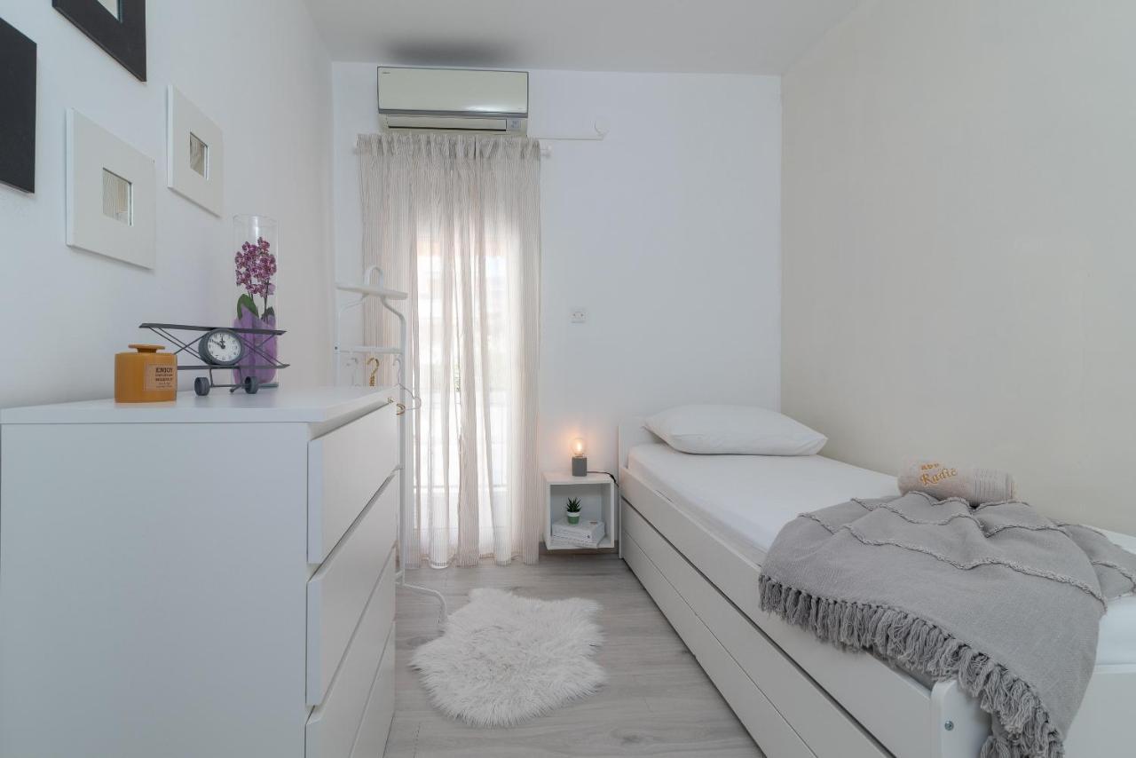Apartment Radic-Perfect Location For Summer Activities Trogir Exteriér fotografie